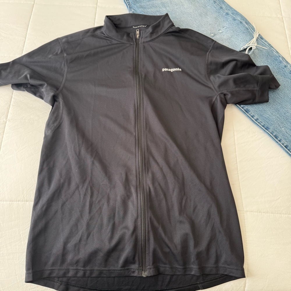 Patagonia Black Zip Up Short Sleeve‎ Size Small - Picture 3 of 4